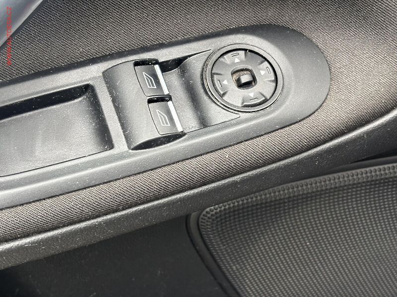 Ford S-MAX (2010) 1.8 TDCi, AC, temp - fotka 11 z 15