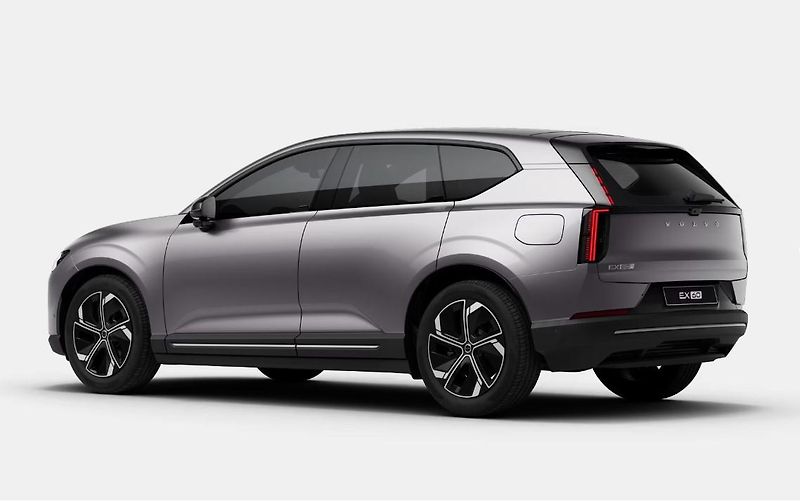 Volvo EX60 (2026) PURE ELECTRIC PLUS - fotka 5 z 12