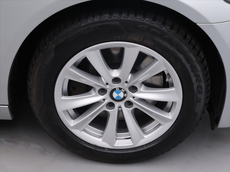 BMW Řada 5 2,0 d 160kW xDrive Aut. CZ - fotka 31 z 38