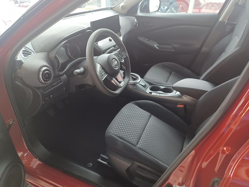Nissan Juke (2025) 1.0DIG-T 84kW ACENTA+COMFORT - fotka 8 z 16