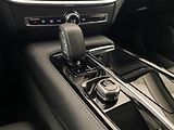 Volvo V60 T6 AWD PLUG-IN DARK REZERVACE - náhled 27