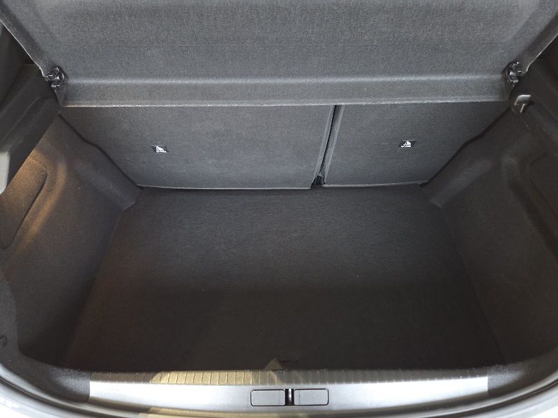 Peugeot 208 (2025) ALLURE Hybrid 100 e-DCS6* - fotka 10 z 16