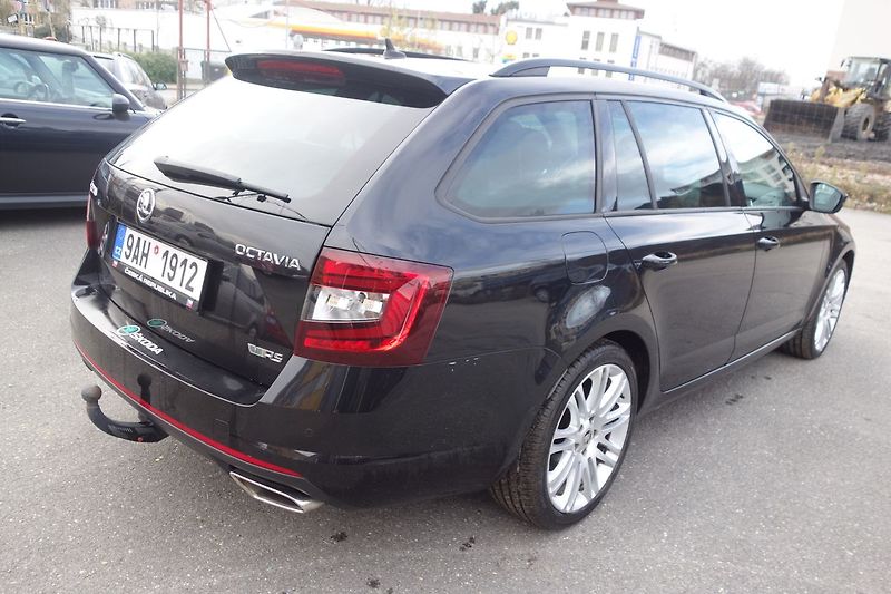 Škoda Octavia 2,0TDi 135kW RS DSG!! PANO!! - fotka 10 z 34