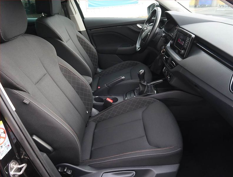 Škoda Kamiq (2022) Ambition Plus 1.0 TSI - fotka 9 z 20