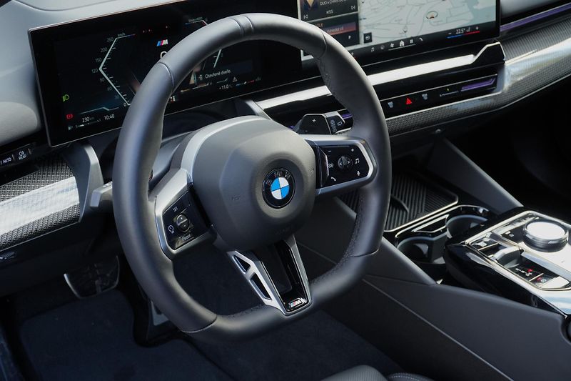 BMW Řada 5 540d, B&W, Ventilace, Webasto - fotka 9 z 36