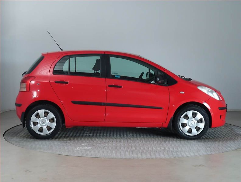 Toyota Yaris (2007) 1.3, Serv.kniha, nová STK - fotka 6 z 16