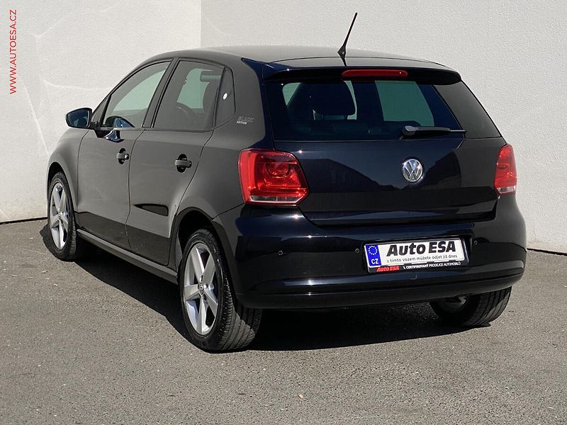 Volkswagen Polo (2014) 1.2 HTP BlackEdition, AC - fotka 6 z 15