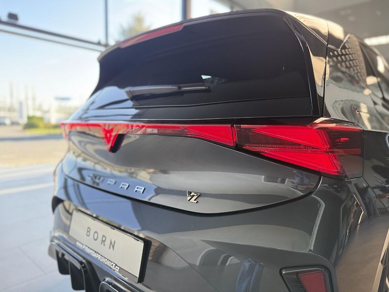 Cupra Born (2026) VZ 79 kWh / 326k / 2027 - fotka 11 z 14