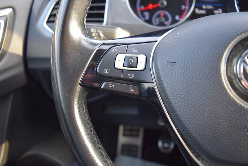 Volkswagen Golf Sportsvan (2019) 1.5TSI 96kw IQ.DRIVE NAVI ACC  - fotka 31 z 49