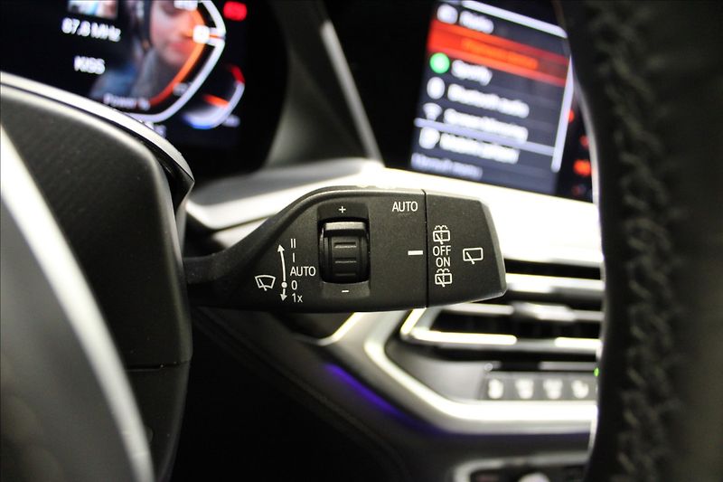 BMW X7 4,4 xDrive M50i - fotka 20 z 40
