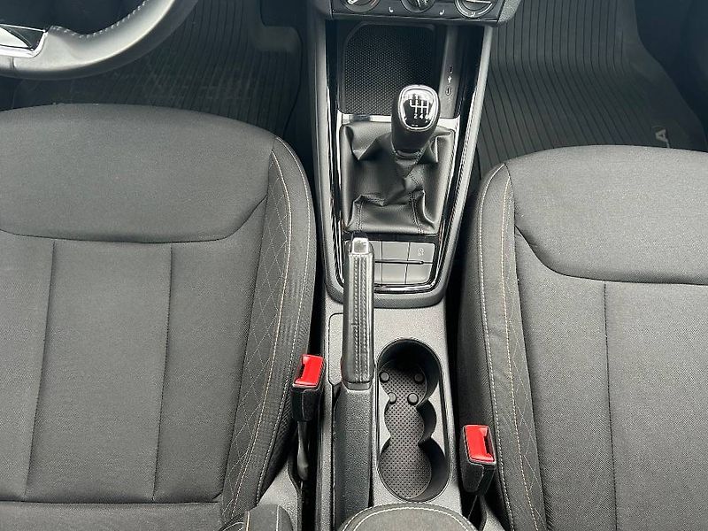 Škoda Scala Ambition 6MP 1,0TSI - fotka 9 z 22