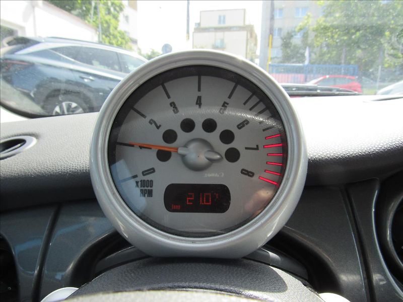 Mini One 1,6 i 66KW - fotka 14 z 24