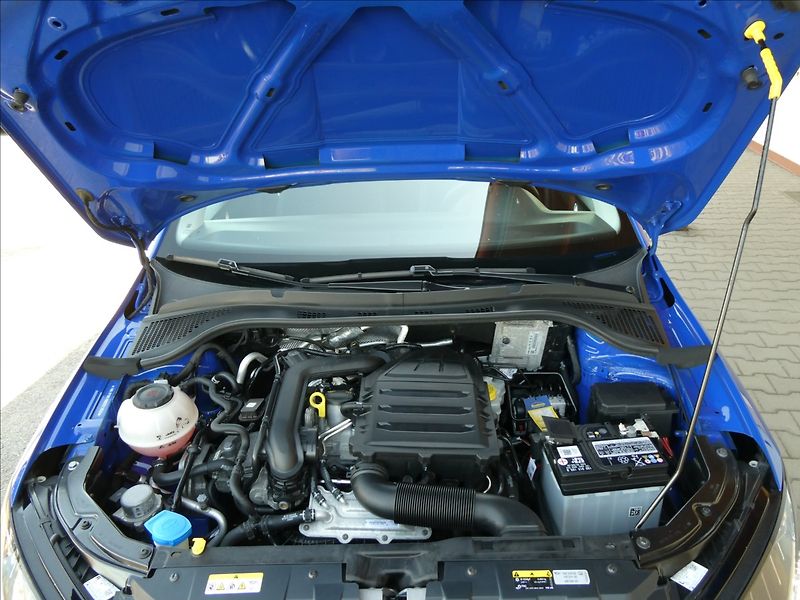 Škoda Fabia 1,0 TSi 70kW STYLE,2x kola,ČR - fotka 38 z 42