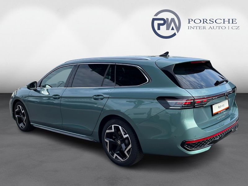 Volkswagen Passat R-Line 2,0 TDI 110 kW  DSG - fotka 6 z 27