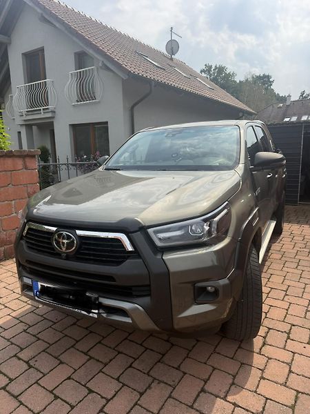 Toyota Hilux (2023) Invicible - fotka 2 z 4