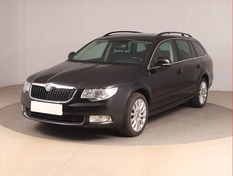 Škoda Superb (2013) 2.0 TDI, Automat, Xenony - fotka 2 z 18