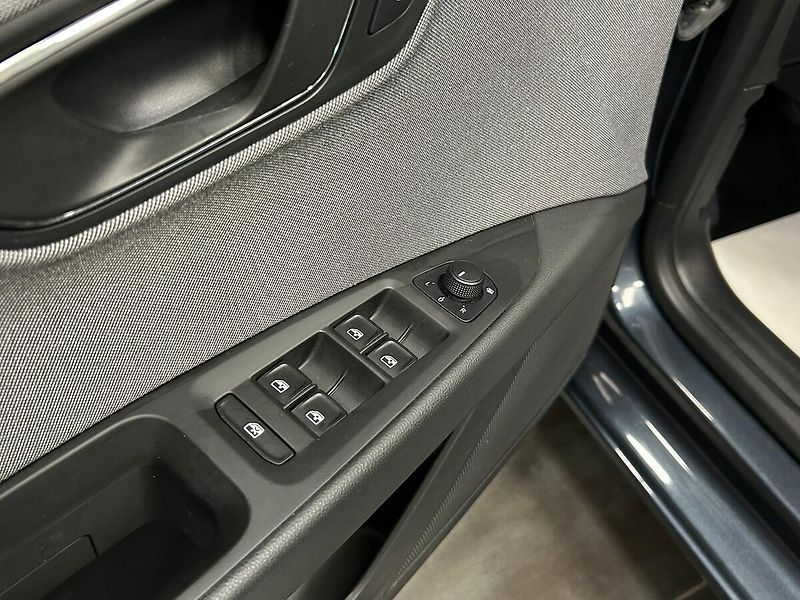 Seat Leon (2020) 1.5 TGI MAN 2020 | Záruka - fotka 12 z 50