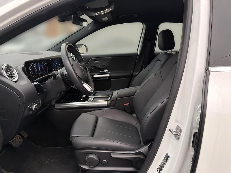 Mercedes-Benz GLA 180d, 1. majitel, CZ - fotka 13 z 16