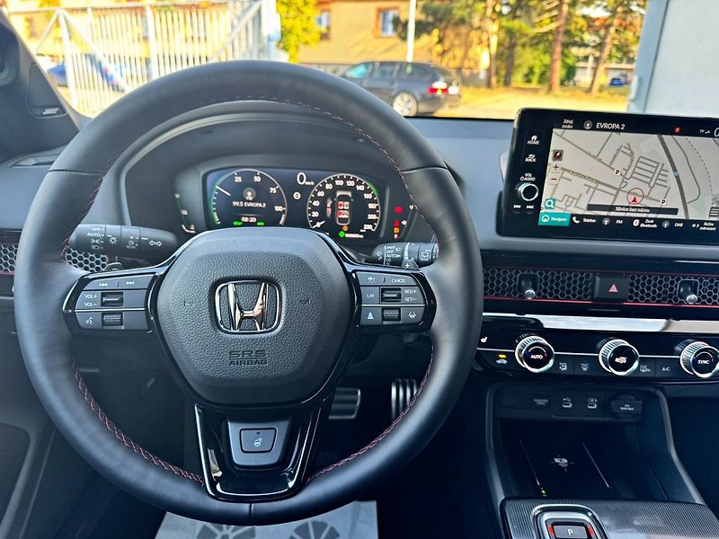 Honda Civic (2026) 2.0 e:HEV SPORT GRAY skladem - fotka 10 z 20