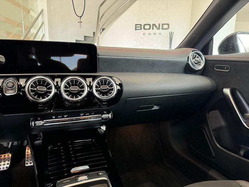 Mercedes-Benz CLA (2024) 200 d/AMG/PANO/360/TOP - fotka 12 z 16