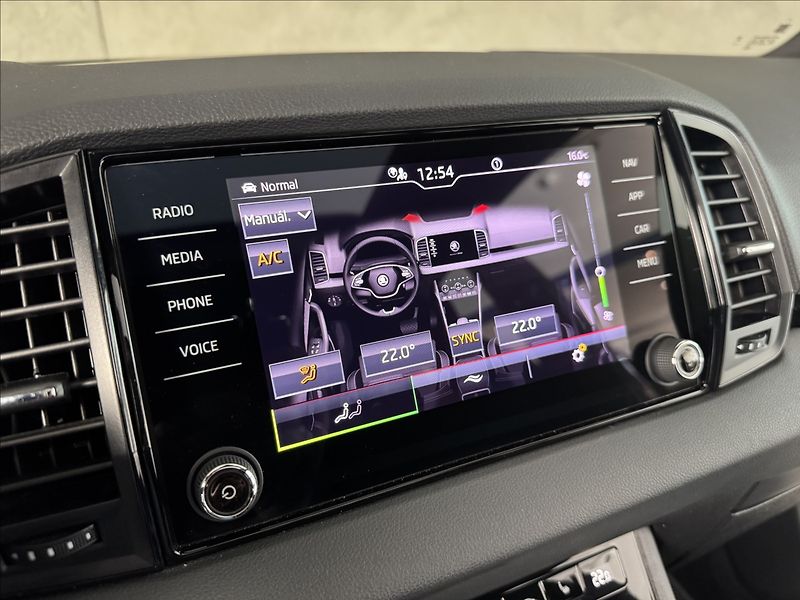 Škoda Karoq 2,0 TDi  DSG Sportline Virtual - fotka 43 z 49