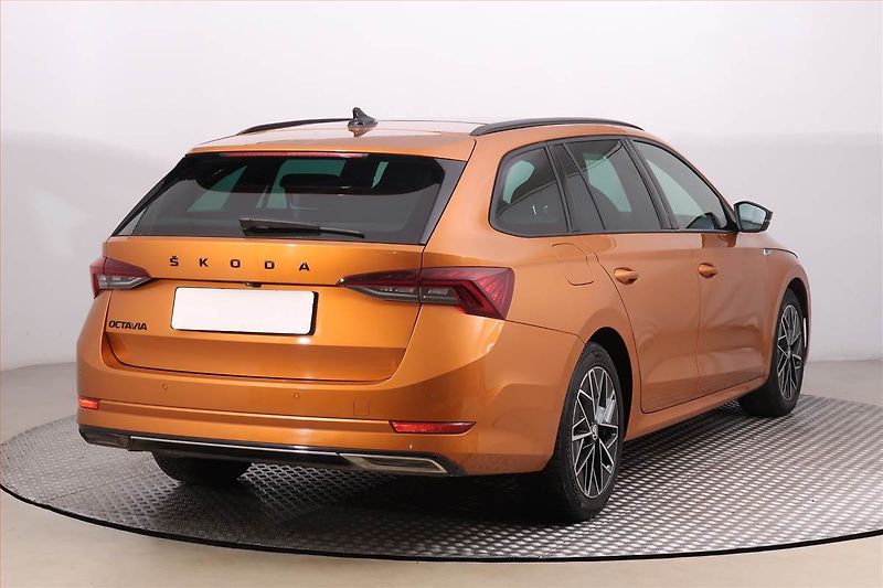 Škoda Octavia (2023) Sportline 2.0 TDI - fotka 5 z 22