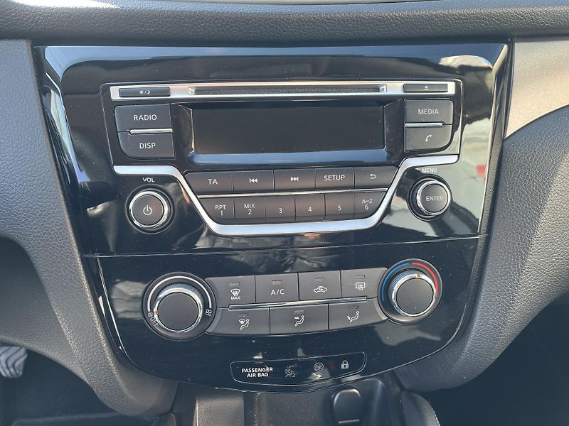 Nissan Qashqai 1.2 85 kW ČR - fotka 18 z 29