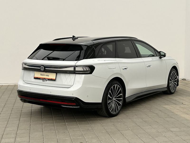 Volkswagen ID.7 Pro S People Tourer - fotka 2 z 28