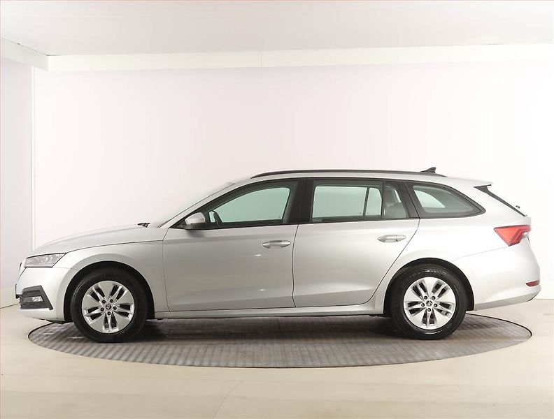 Škoda Octavia (2023) Ambition 2.0 TDI, ČR,1.maj - fotka 3 z 24
