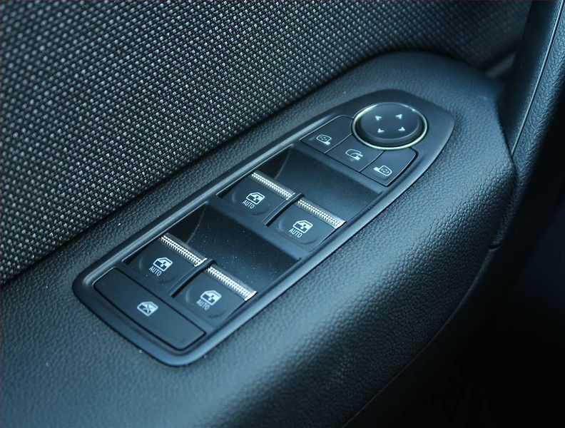 Renault Captur (2025) 1.0 TCe, Navigace, Výhřevy - fotka 16 z 20