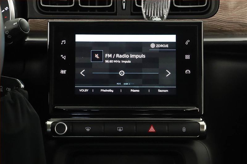 Citroën C3 (2024) Shine 1.2 PureTech, Serv.kniha - fotka 9 z 15