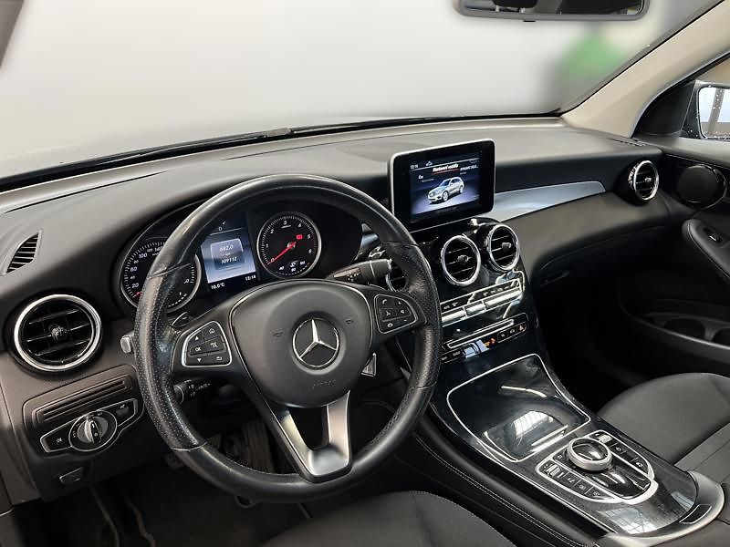 Mercedes-Benz GLC 220d 4MATIC - fotka 10 z 23
