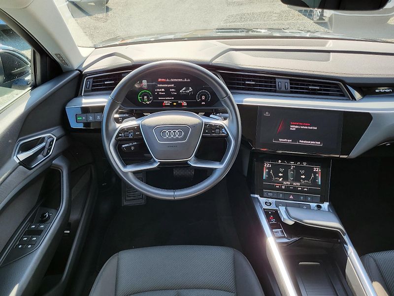 Audi e-tron 55 Quattro 300kW ČR 1.majitel - fotka 9 z 50