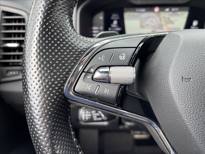 Škoda Karoq 1,5 TSI  110kW Sportline - fotka 30 z 51