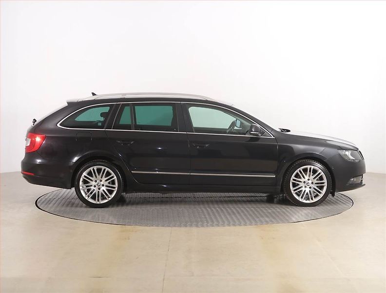 Škoda Superb (2014) 2.0 TDI, Automat, Navi, Xenony - fotka 6 z 21