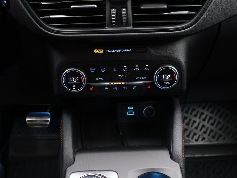Ford Kuga 2,0 TDCi 140kW AWD ST Line X - fotka 24 z 35
