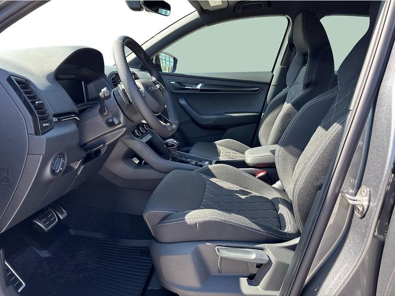Škoda Karoq 1,5 TSI 110 kW SPORTLINE DSG - fotka 11 z 30