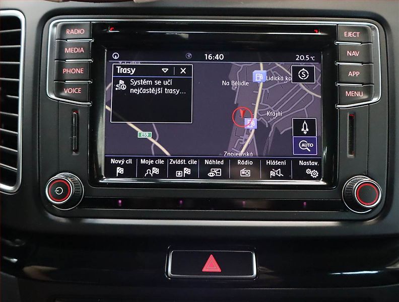 Volkswagen Sharan (2020) 1.4 TSI - fotka 13 z 22