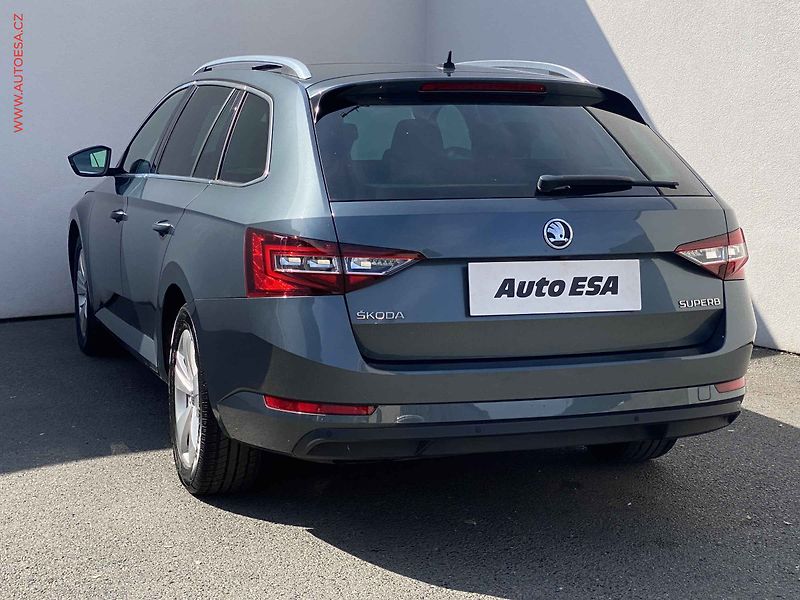 Škoda Superb (2018) 2.0 TDi, Style, DSG, bixen - fotka 6 z 17