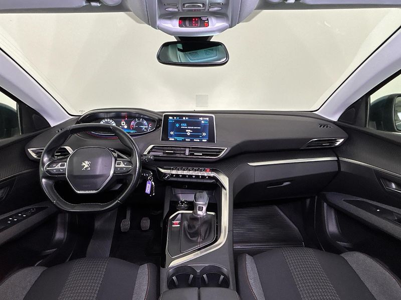 Peugeot 5008 Active, 7 míst - fotka 33 z 56