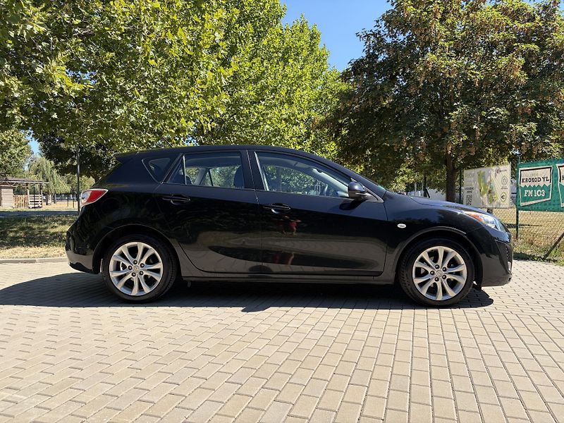 Mazda 3 1.6 90th Anniversary - fotka 13 z 29