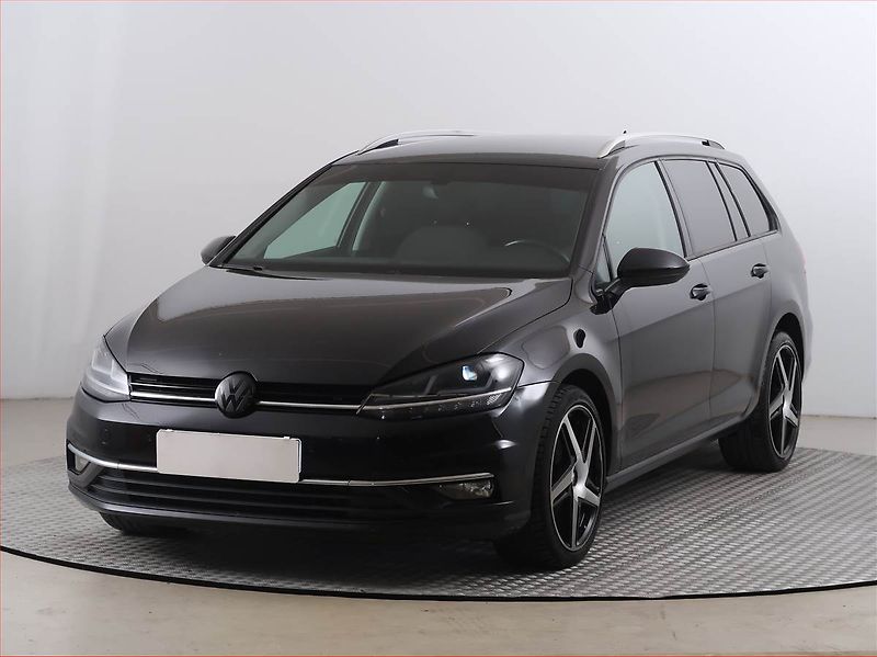 Volkswagen Golf (2018) 1.6 TDI, Automat, Navi, Xenony - fotka 2 z 18