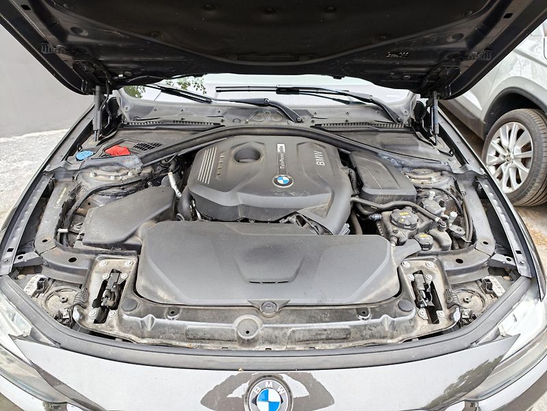 BMW Řada 3 320i xDrive, 1.majitel - fotka 24 z 25