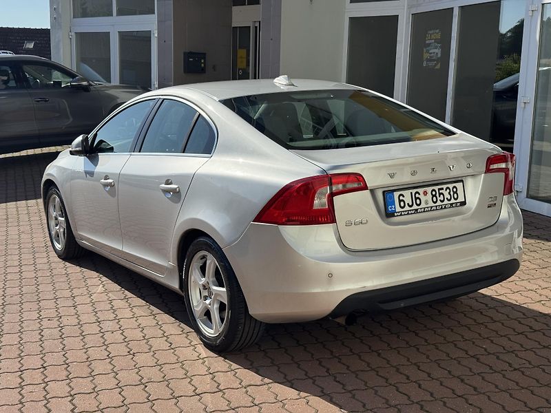 Volvo S60 D3 - fotka 6 z 24