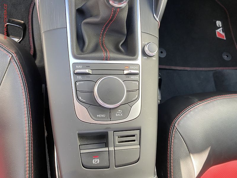 Audi A3 (2016) 1.6TDi, ČR, S-line, bixen - fotka 18 z 19