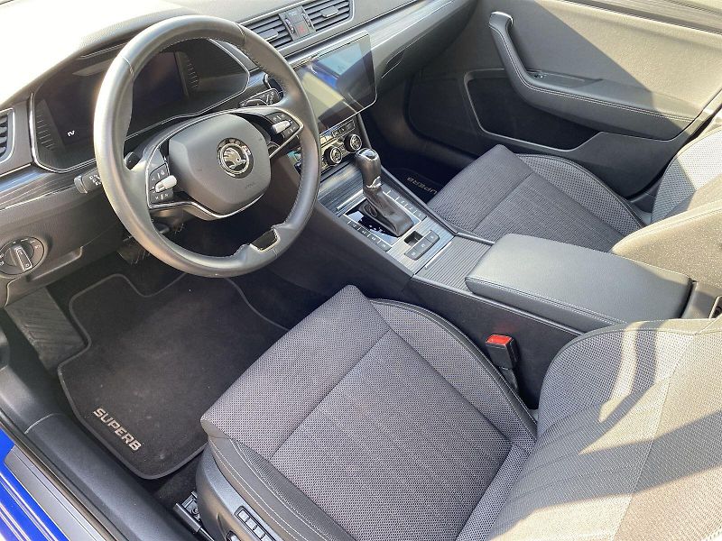 Škoda Superb (2023) Combi 1.4 TSI iV DSG Style - fotka 6 z 37