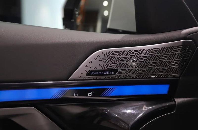 BMW i5 eDrive40 Touring M Kam Pano. - fotka 10 z 11