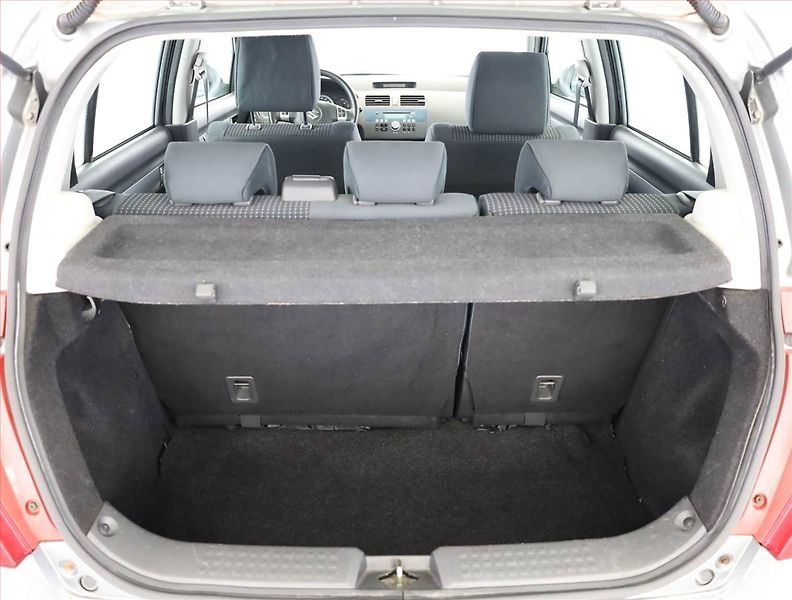 Suzuki Swift (2005) 1.5, nová STK, Klima - fotka 15 z 15