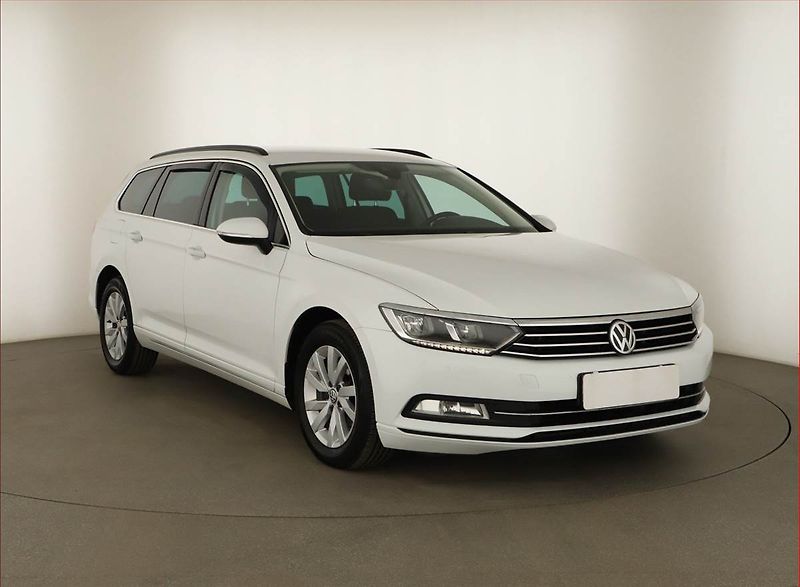 Volkswagen Passat (2019) 2.0 TDI, Automat, Navi - fotografie inzerátu