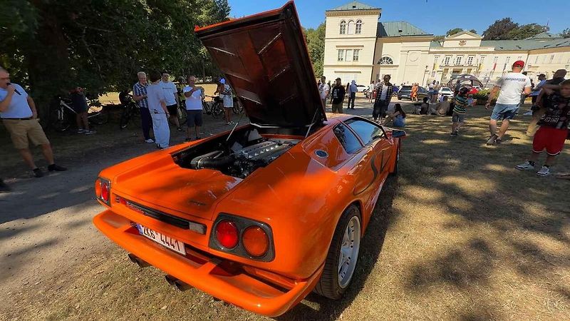 Tři roky práce. Petr Borovec z Aše si Lamborghini Diablo postavil po svém.